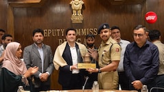 IAS अतहर आमिर खान बडगाम से विदाई पर हुए भावुक, UPSC में AIR-2 लाकर रातों-रात सुर्खियों में आए