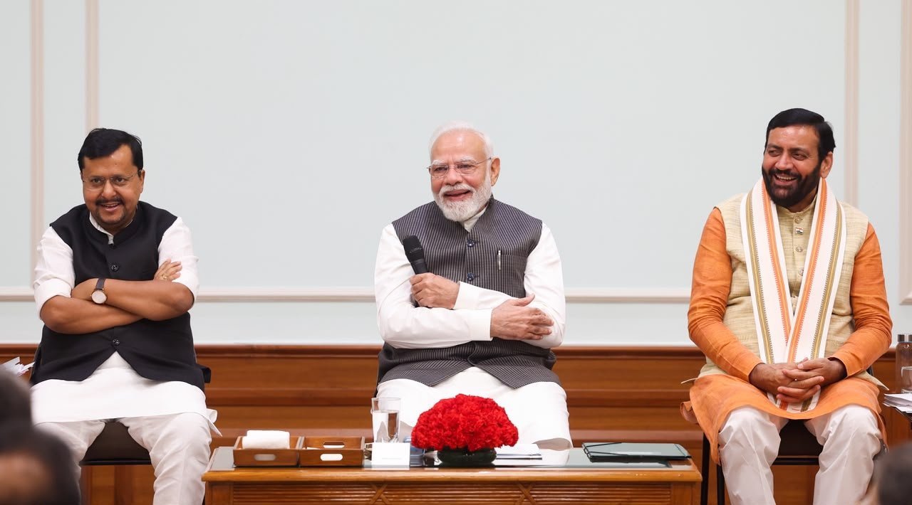 बैठक में पीएम मोदी, नितिन नबीन और सीएम नायब सिंह सैनी ने विधायकों को कई टास्क भी दिए.