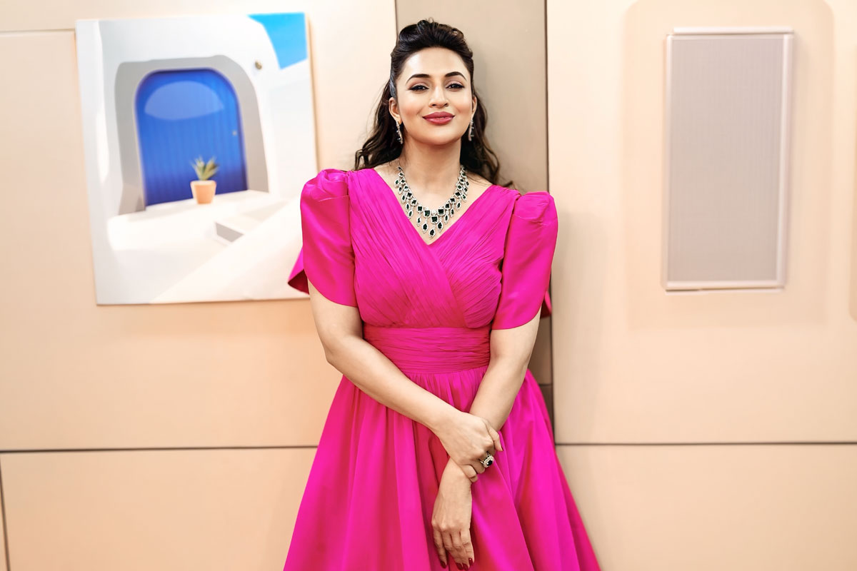 Divyanka Tripathi Gets Candid About New Motherhood, Credits Vivek Dahiya For Constant Support