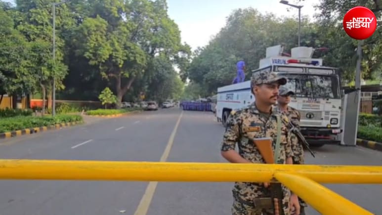 CEC के खिलाफ जंतर-मंतर पर CJP समेत कई दलों का प्रोटेस्ट, छावनी में बदला लुटियंस जोन, चप्पे-चप्पे पर दिल्ली पुलिस