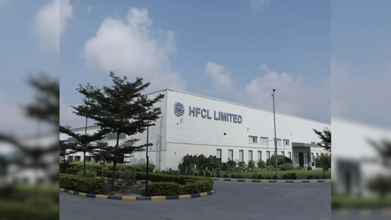 228% Jump In Six Months: This Multibagger Telecom Stock Surged 15% In Three Sessions. Here's Why