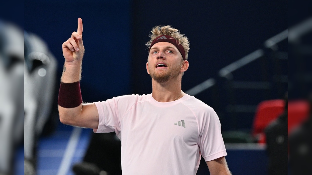 Davidovich Fokina stuns top seed Zverev to reach Shanghai Masters final