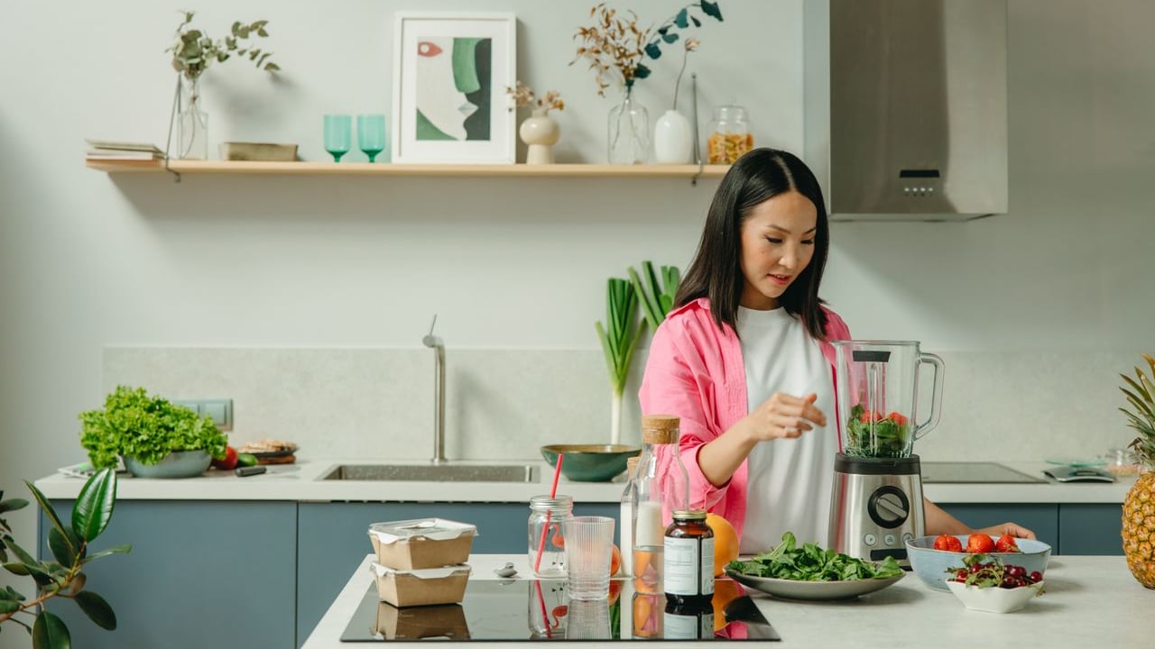 Top mixer grinder juicers that cut down the time and efforts required in festive food prep