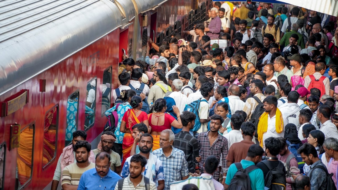 Delhi Train