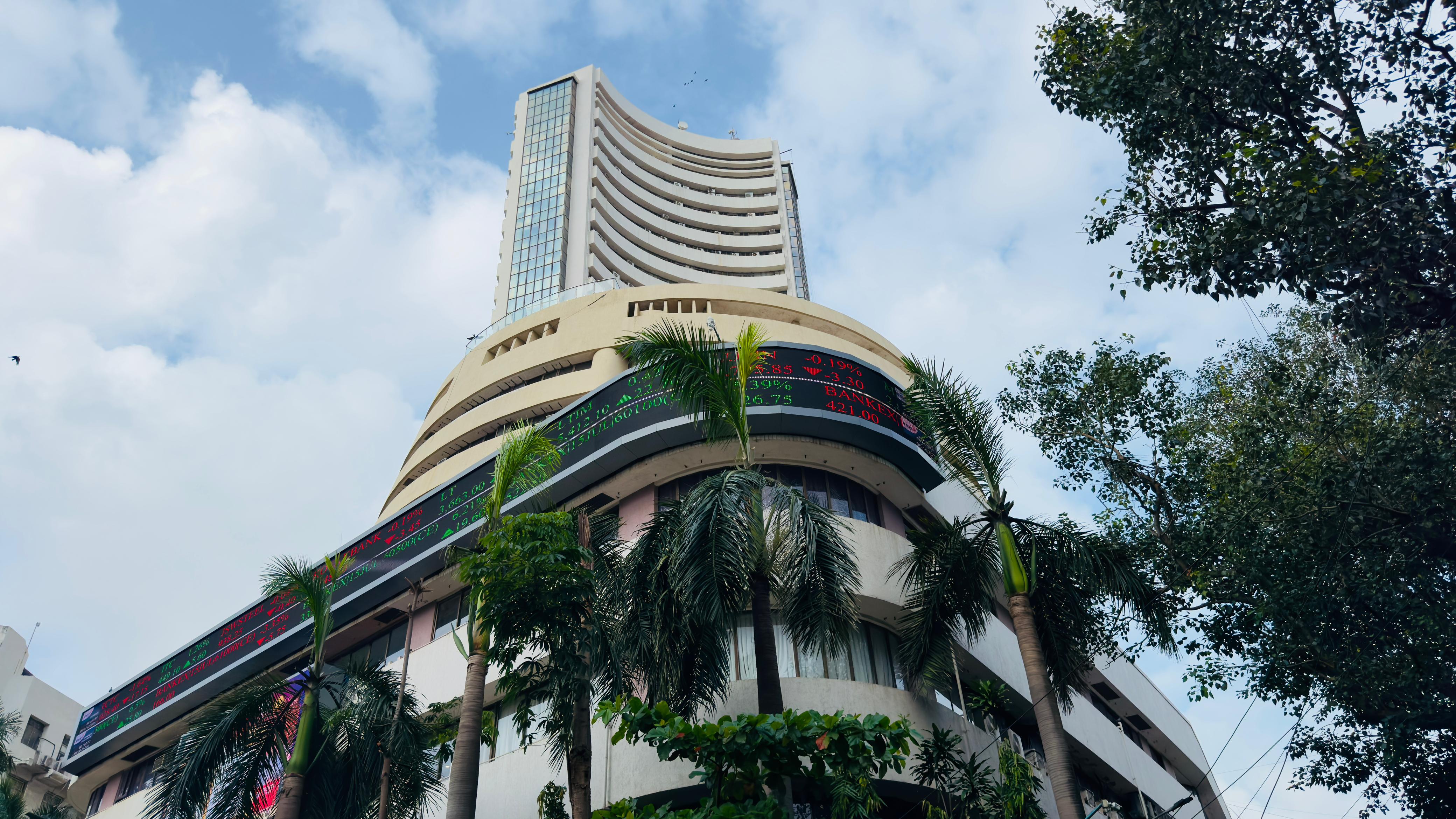 Why Stock Market Is Falling Today? Sensex Drops Over 700 Points, Nifty 50 Below 22,400
