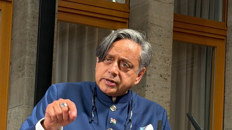 'Answers, Not Lathis': Shashi Tharoor Criticises Delhi Security Clampdown For CJP Protests