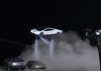 आ गई हवा में उड़ने वाली Tesla Roadster कार, Elon Musk ने आखिर सच कर दिखाया फिल्मों वाला कमाल