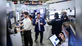 Wall Street Highlights: S&P 500, Nasdaq Closes Flat As Bank Earnings Kick Off, Chipmakers Slide