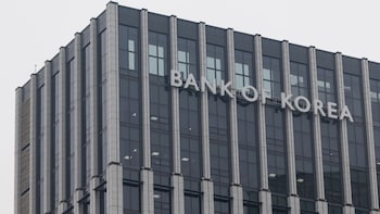 South Korea Growth Tops Forecast As Chip Boom Masks Weak Demand