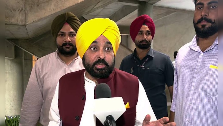 दिल्ली एयरपोर्ट पर कस्टम हेड ज्ञानेश कुमार के भाई हैं, मुझे रोक कर बदला लिया गया: भगवंत मान का सनसनीखेज दावा