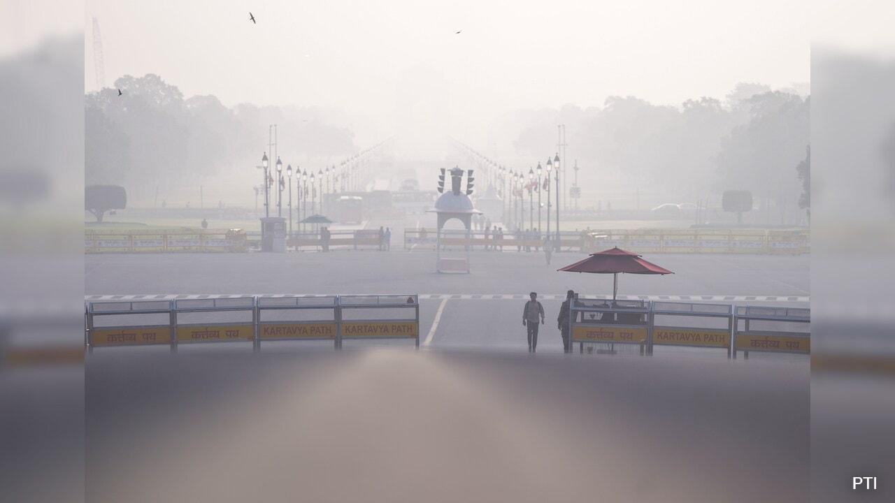 Delhi Records Season's Lowest Minimum Temperature At 16 Degrees Celsius