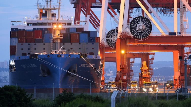 Japan's Export Growth Stays Solid, Supported By Chips, Cars