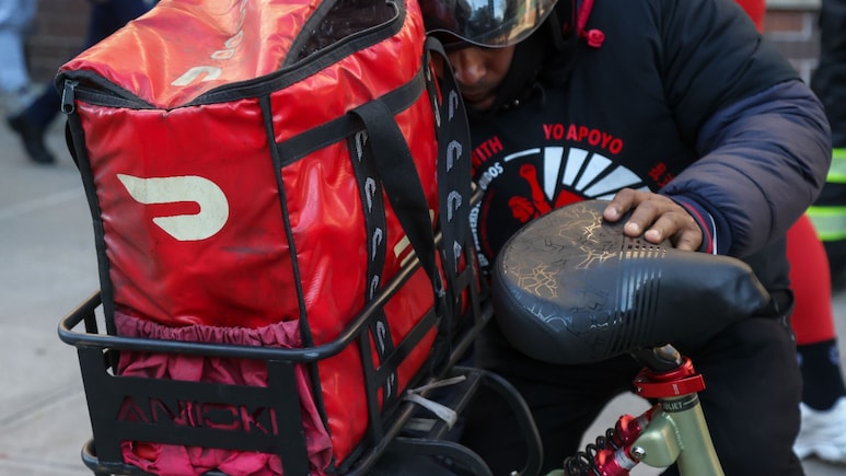 DoorDash Is Said To Near $17 Billion Takeover Of Instacart