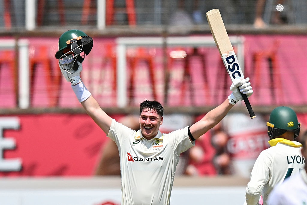 1st Test: Australia Strike Early After Renshaw's 190 Against South Africa