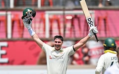1st Test: Australia Strike Early After Renshaw's 190 Against South Africa