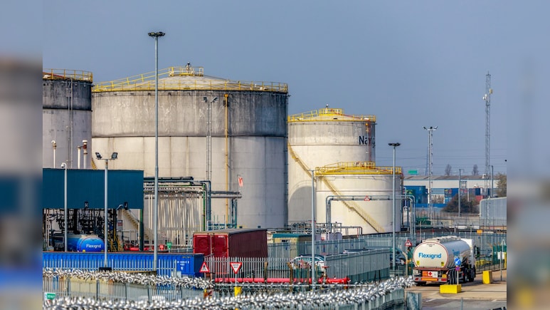 Brent Oil Taps $110 for First Time Since May as Middle East Risks Swirl