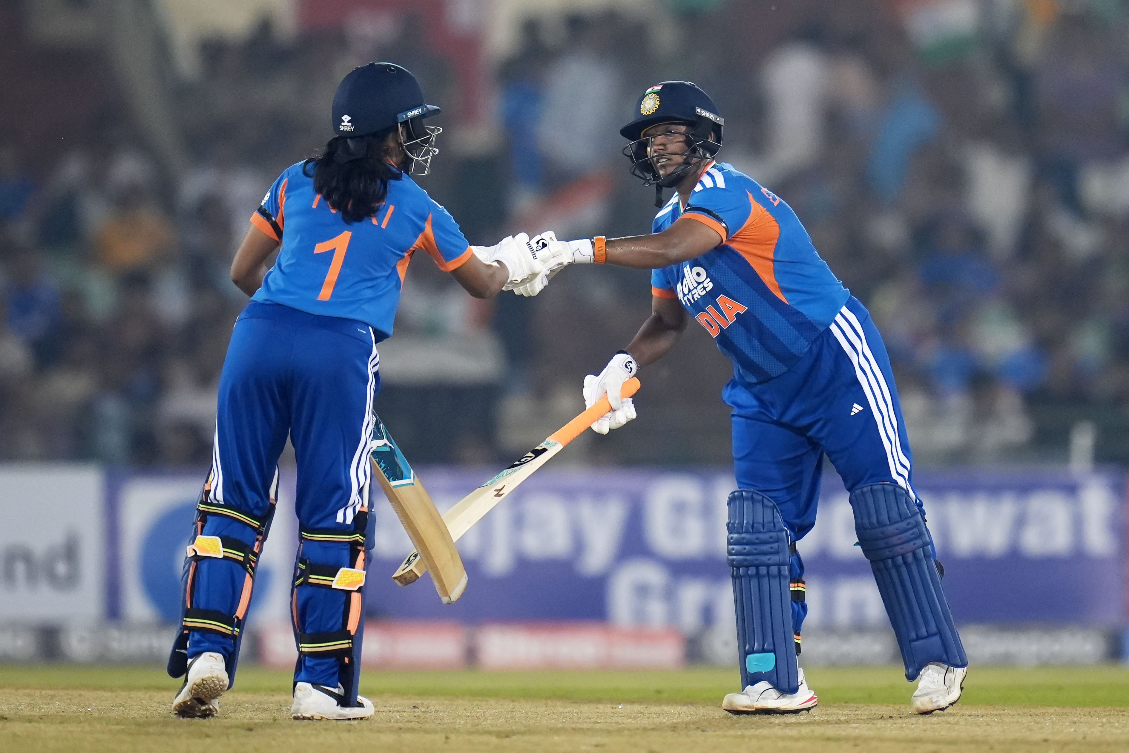 Mandhana's Captaincy Era Begins With Win Despite Batting Scare vs Zimbabwe