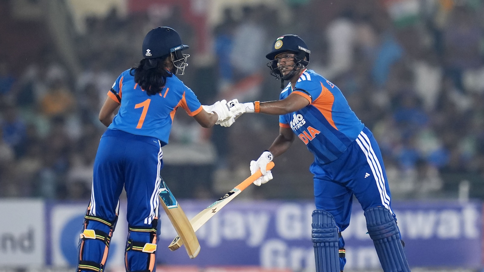 Smriti Mandhana's Captaincy Era Begins With Win Despite Batting Scare vs  Zimbabwe | Cricket News