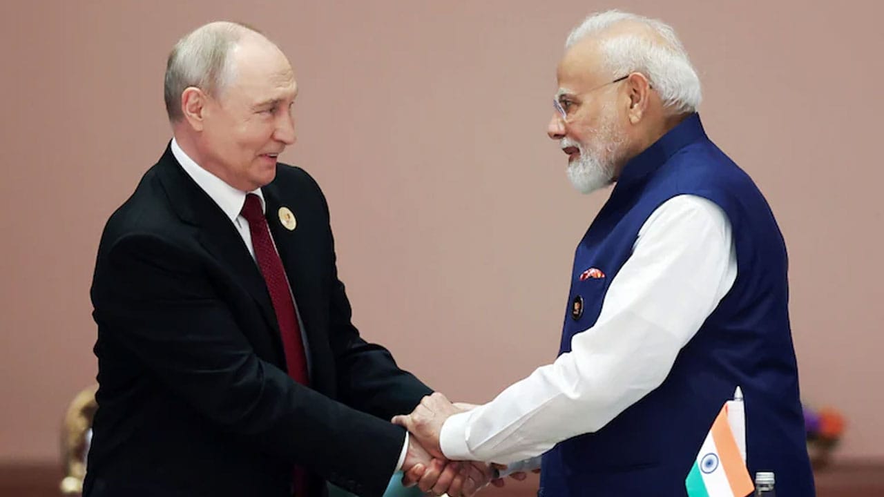 Trump Waives Russia-Linked Tariffs, But India's Russian Oil Trade Remains Under Watch