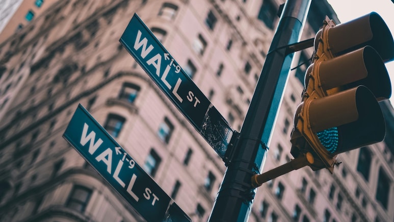 US Stock Market Today: Dow Jumps 369 Points, Nasdaq Falls As Memory Stocks Slide