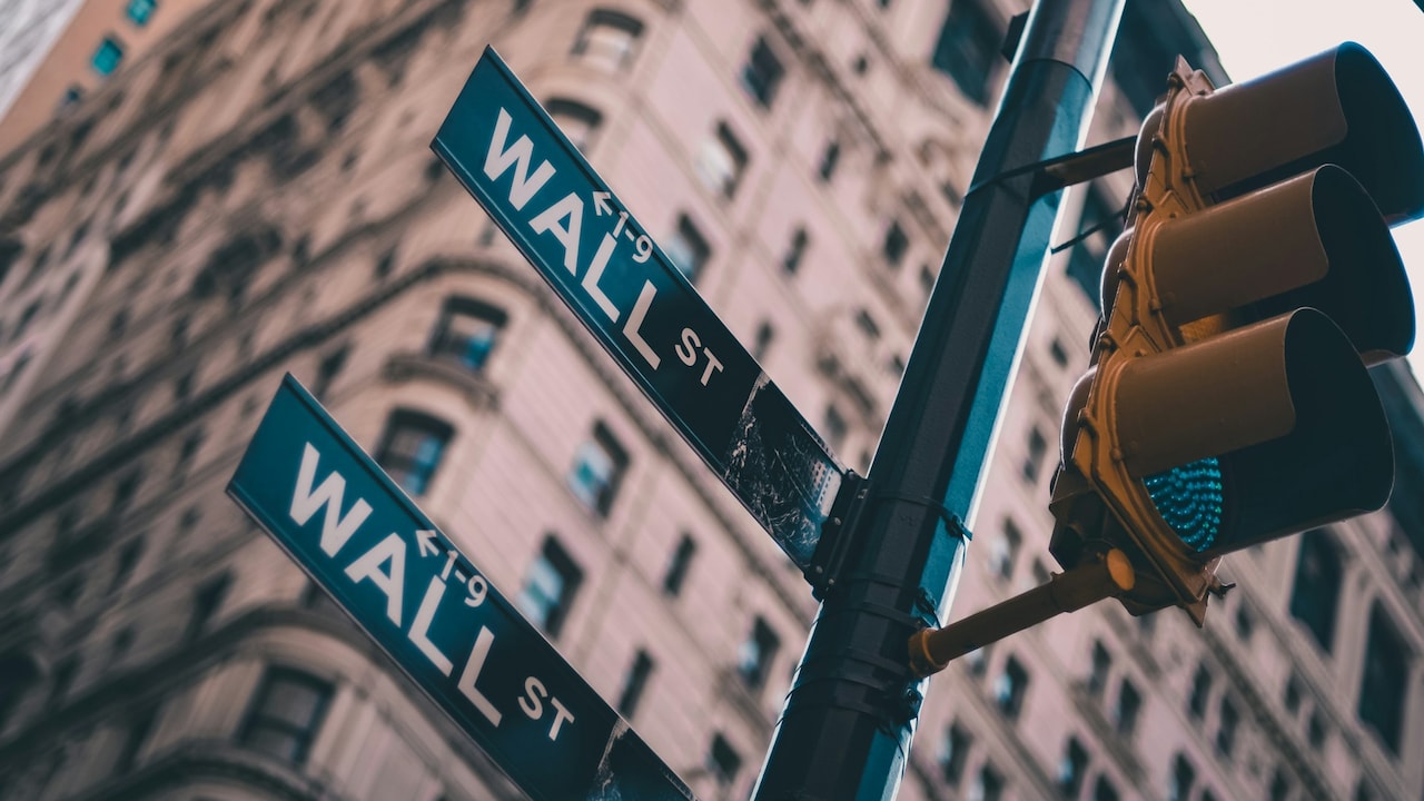 US Stock Market Today: Dow Jumps 369 Points, Nasdaq Falls As Memory Stocks Slide