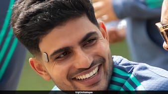 Shubman Gill Tests Deepinder Goyal's 'Temple' Device, Joins Team In Auckland