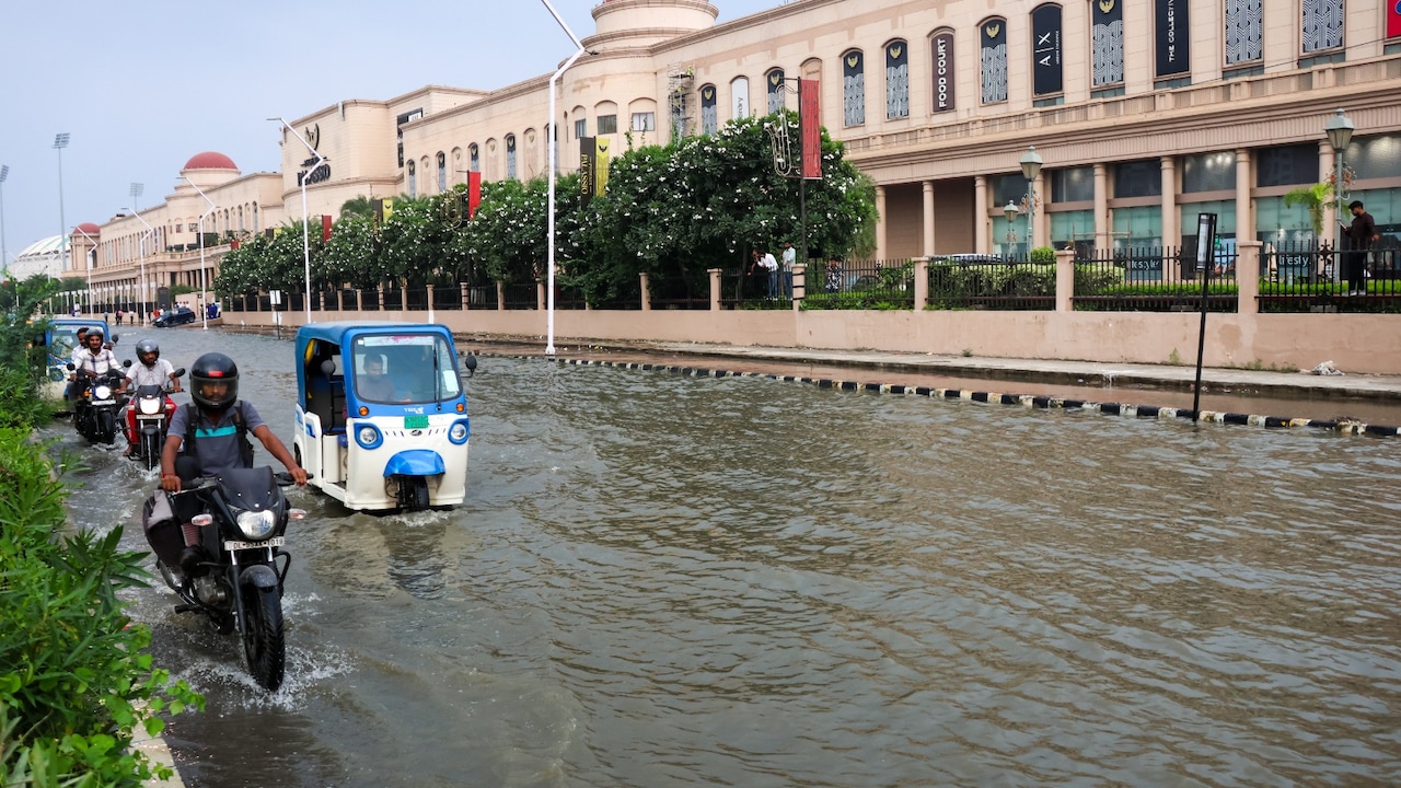 लौटता मॉनसून लाया आंधी-तूफान, चक्रवात से उत्तराखंड, बिहार-झारखंड तक भारी बारिश के आसार, दिल्ली-यूपी में IMD अलर्ट