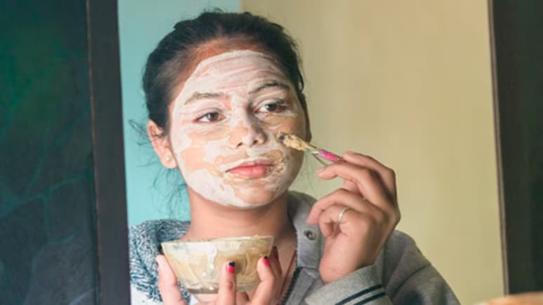 चेहरे पर उबटन लगाने से क्या होता है? स्किन एक्सपर्ट ने बताए उबटन के फायदे