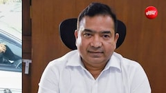 IAS ने अपने ड्राइवर को दी शानदार विदाई, र‍िटायरमेंट पर खुद गाड़ी चलाकर पहुंचाया घर