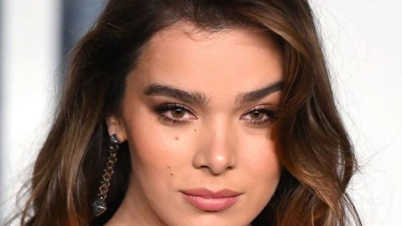 Hailee Steinfeld Announces Exciting Career News During Buffalo Bills’ Bye Week