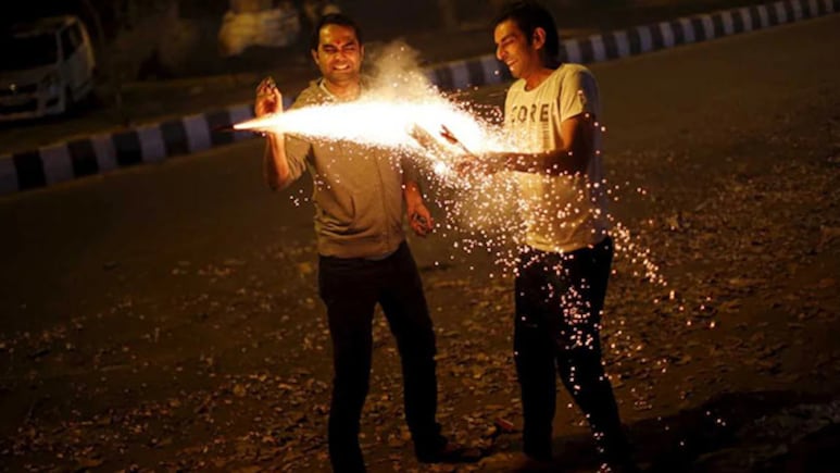 Attention Mumbaikars: Till Dec. 4, Cops Ban Firecrackers, High-Intensity Lasers On Roads