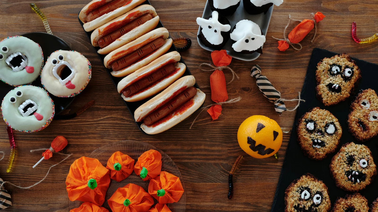 Hosting A Halloween Party? These Spooky Snacks Take Less Than 5 Minutes