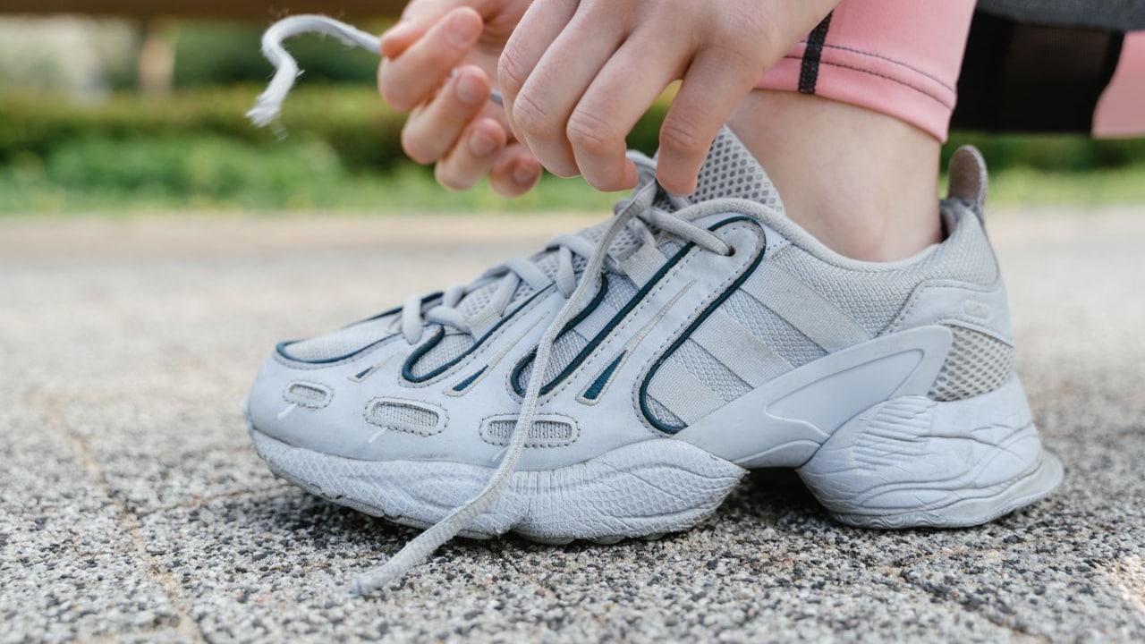 Why do some sports shoes hurt with gradual use; Photo Credit: Pexels Why do some sports shoes hurt with gradual use; Photo Credit: Pexels