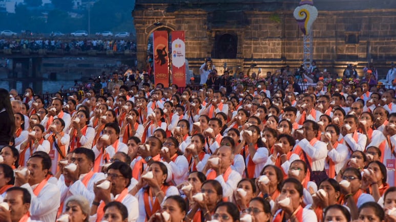Nashik Kumbh Mela: 6,500 People From 650 Villages Perform Godavari Aarti Setting Guinness World Record &mdash; Watch Video