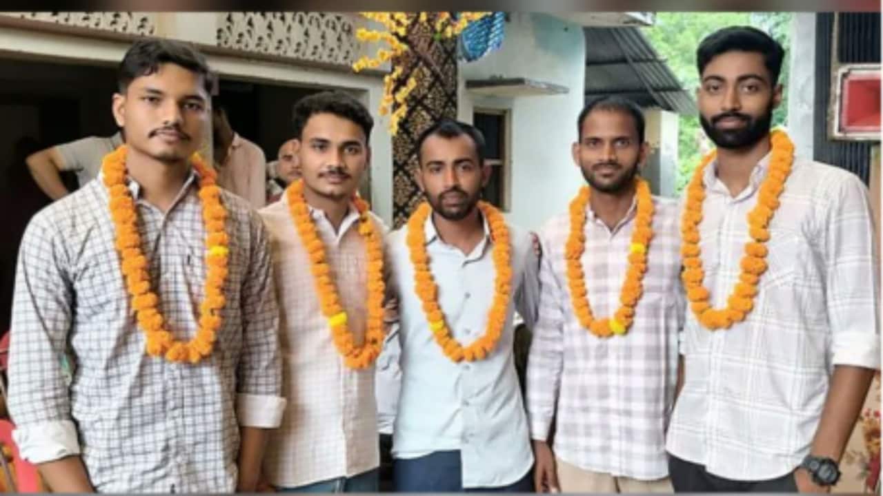 They Studied Together, Now They'll Serve Together: 5 Friends Join UP Police