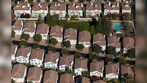 US Affordability Crisis Deepens: 30-Year Mortgage Rate Nears Three-Year High At 7.49%