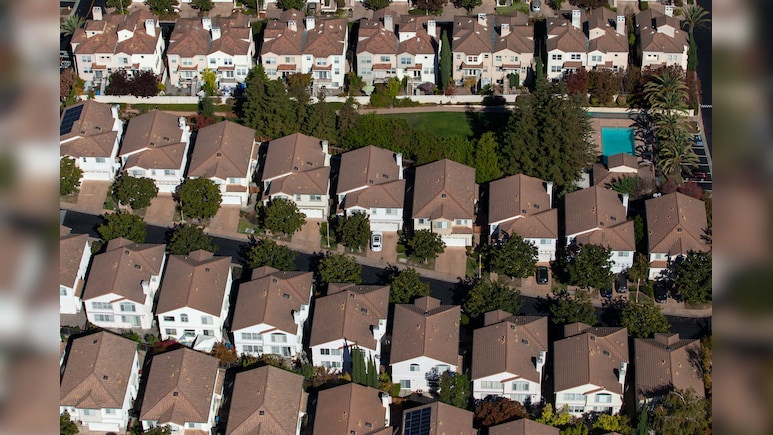 US Affordability Crisis Deepens: 30-Year Mortgage Rate Nears Three-Year High At 7.49%