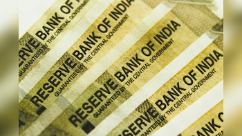 Why Does Jefferies Prefer Banks Over NBFCs After RBI's 25 Bps Rate Hike? Key Details