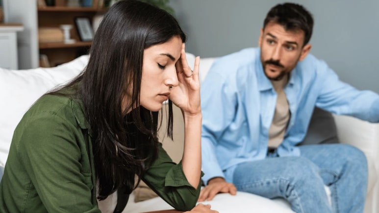 क्या आपका पार्टनर जिद्दी है, आपकी बात नहीं सुनता? सुधा मूर्ति ने बताया कैसे करें हैंडल