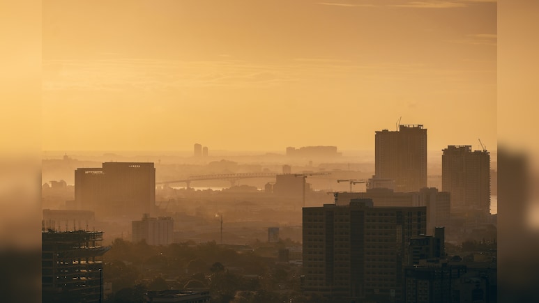 Delhi AQI Close To 200 As Mumbai, Hyderabad Slip Into 'Unhealthy' Zone; Kolkata's Air Worsens