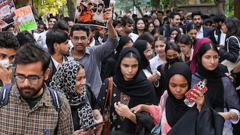 Jamia Millia Islamia Tensions Rise As Student Protest Continues, Classes Go Online