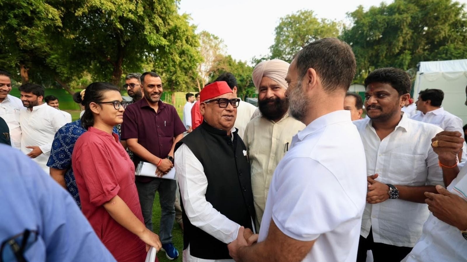 "WE THE छोटू": राहुल गांधी ने नेहा बोरा को दी अहमियत तो कांग्रेस के छात्र संगठन NSUI के नेताओं का छलका दर्द