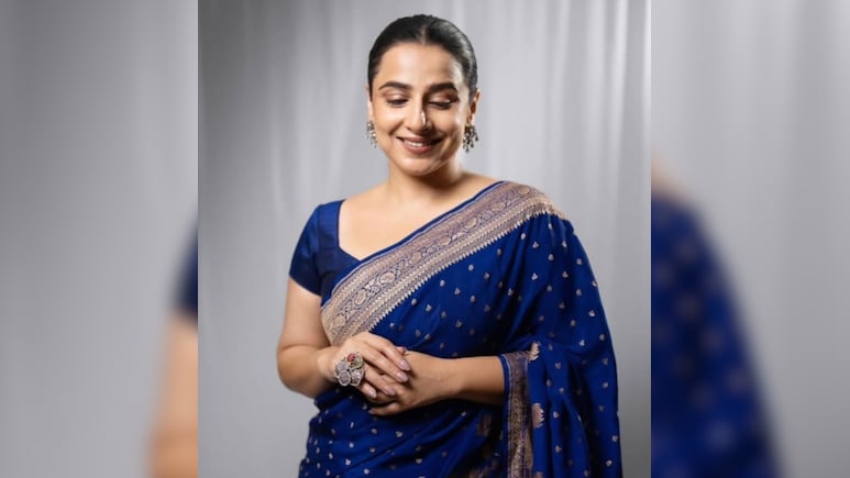 नवरात्रि के चौथे दिन विद्या बालन ने रॉयल ब्लू साड़ी में बिखेरा जलवा, मां कूष्मांडा को समर्पित किया अपना पारंपरिक शाही लुक