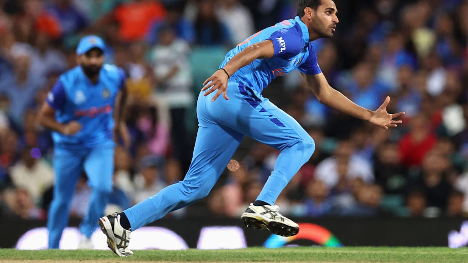 Team India Picked Bhuvneshwar Kumar Again After 4 Years, Coach Reveals What Changed Team India Picked Bhuvneshwar Kumar Again After 4 Years, Coach Reveals What Changed