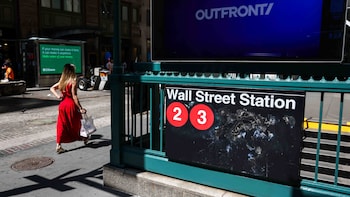 Wall Street's Rate Shock Spreads Beneath AI-Fueled Market Rally