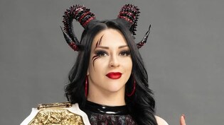 Stephanie Vaquer Posts Bold Photo After WWE RAW As Becky Lynch Sends Warning To Women's Champion