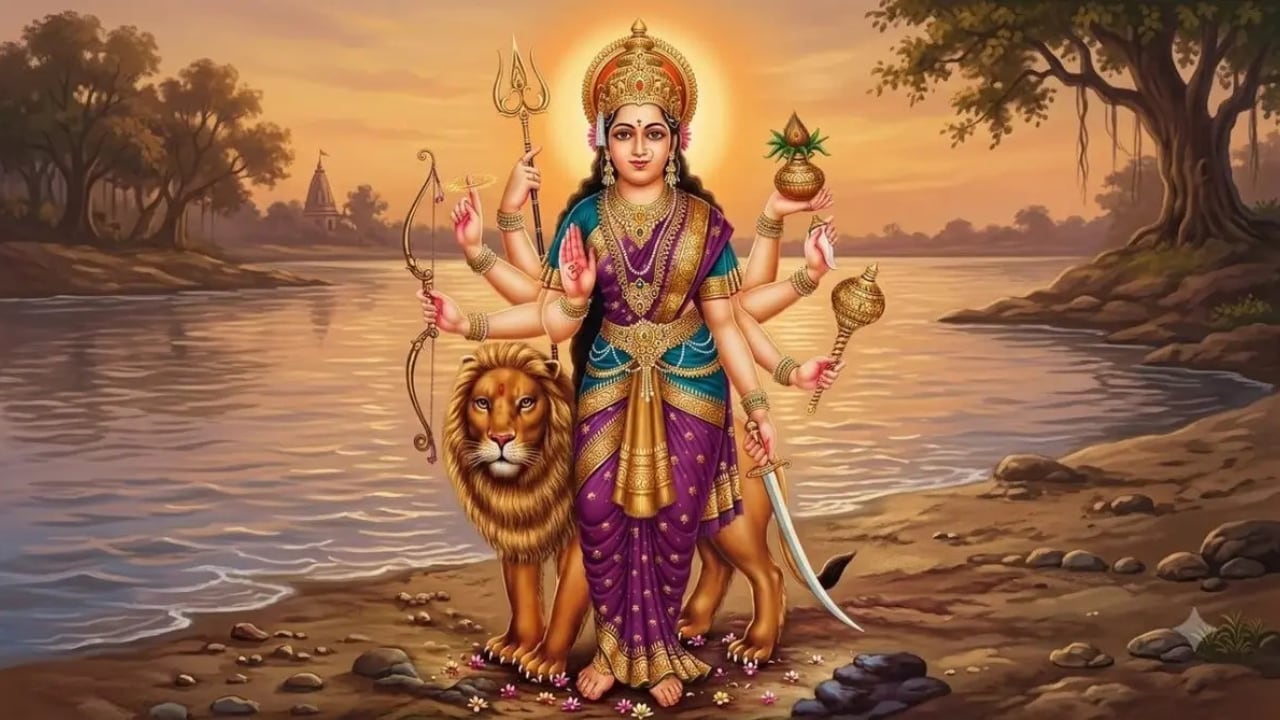 Durga Saptashati: क्या है दुर्गा सप्तशती और नवरात्र में क्यों किया जाता है इसका पाठ? जानें 13 अध्यायों का महत्व