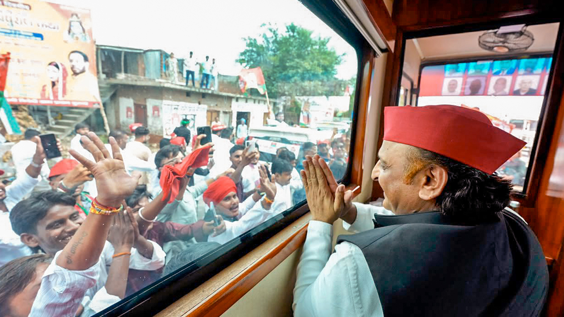 Akhilesh Yadav's SIR Strategy: Why He's Keeping His Distance From The EC Row