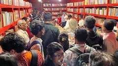 दुर्गा पूजा में सीपीआई-एम के बुक स्टॉलों पर उमड़ी ग्राहकों की भीड़, पिछले साल के मुकाबले बिक्री दो गुनी हुई