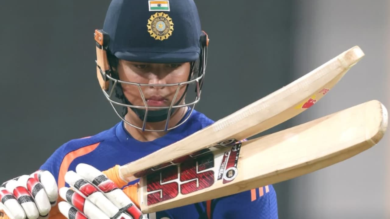 चौथे टी-20 में Playing XI पर सस्पेंस के बीच वैभव सूर्यवंशी का रहस्यमयी पोस्ट, बोले- अपनी जगह पर बैठे रहें...